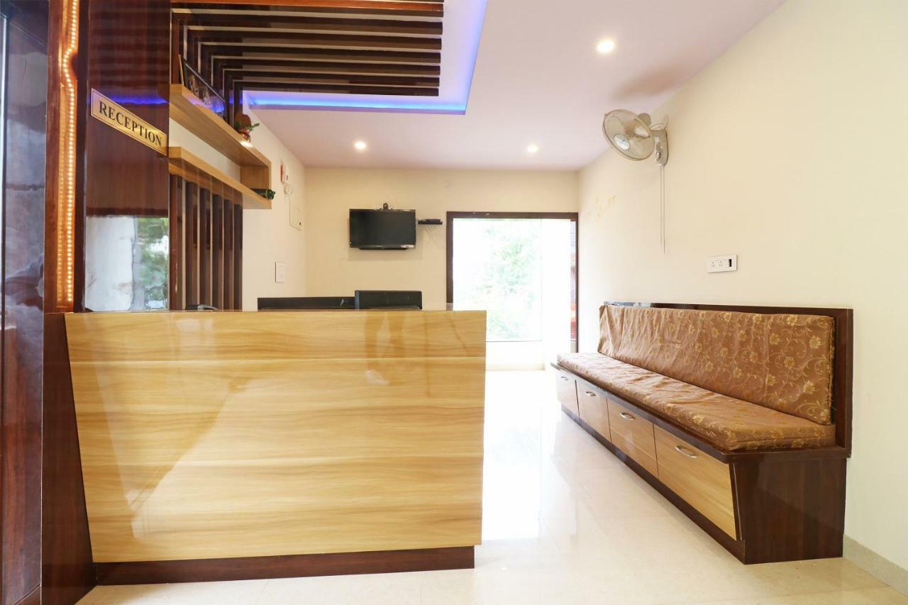 Oyo 37349 Sai Palace Chik Banavar Ngoại thất bức ảnh